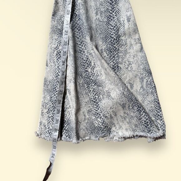 Altar’s State Snakeskin Bell Bottom High Waist Jeans sz Small - Picture 5 of 10